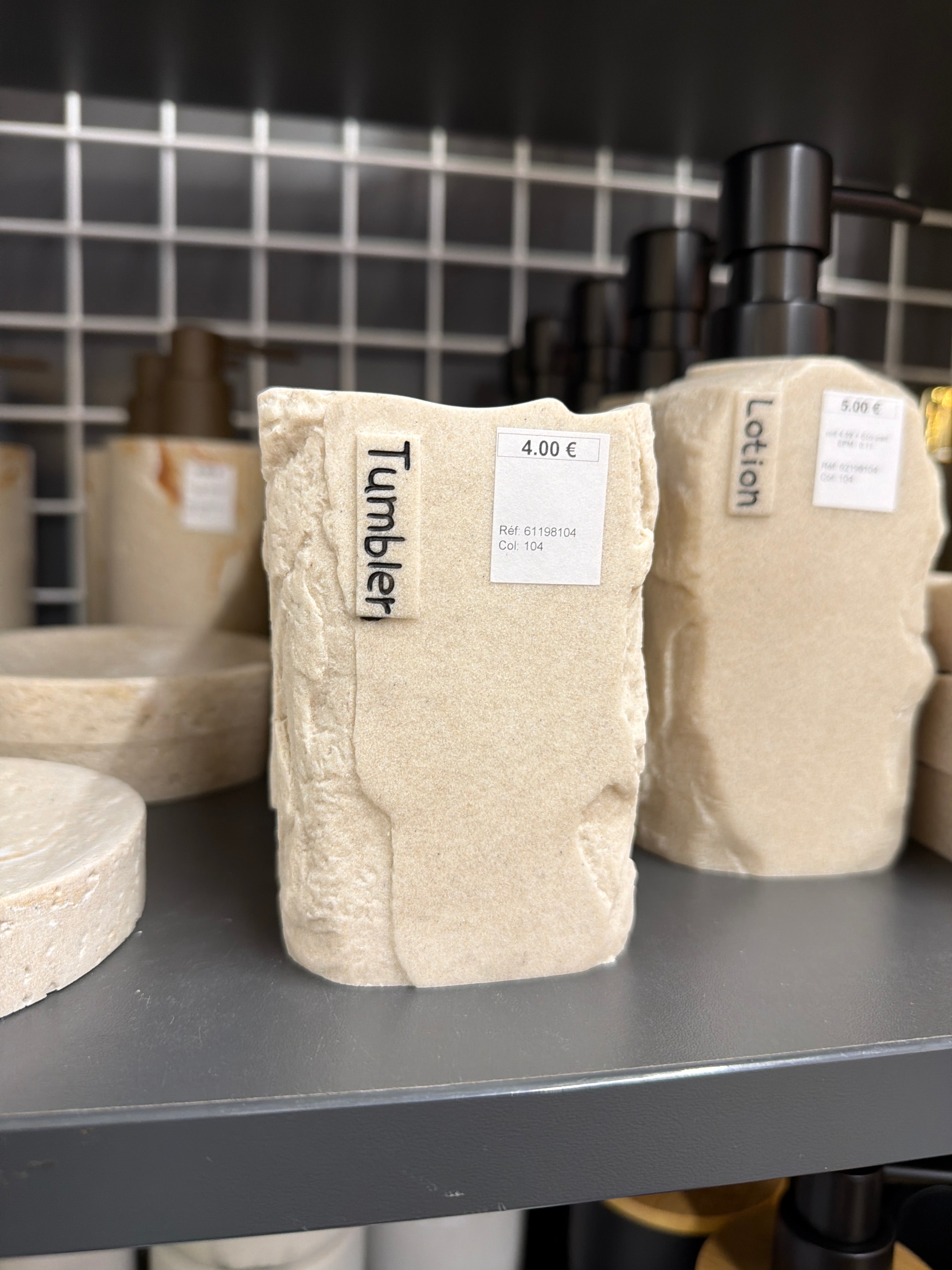 Porte-brosses à dents en reliefs pierre beige