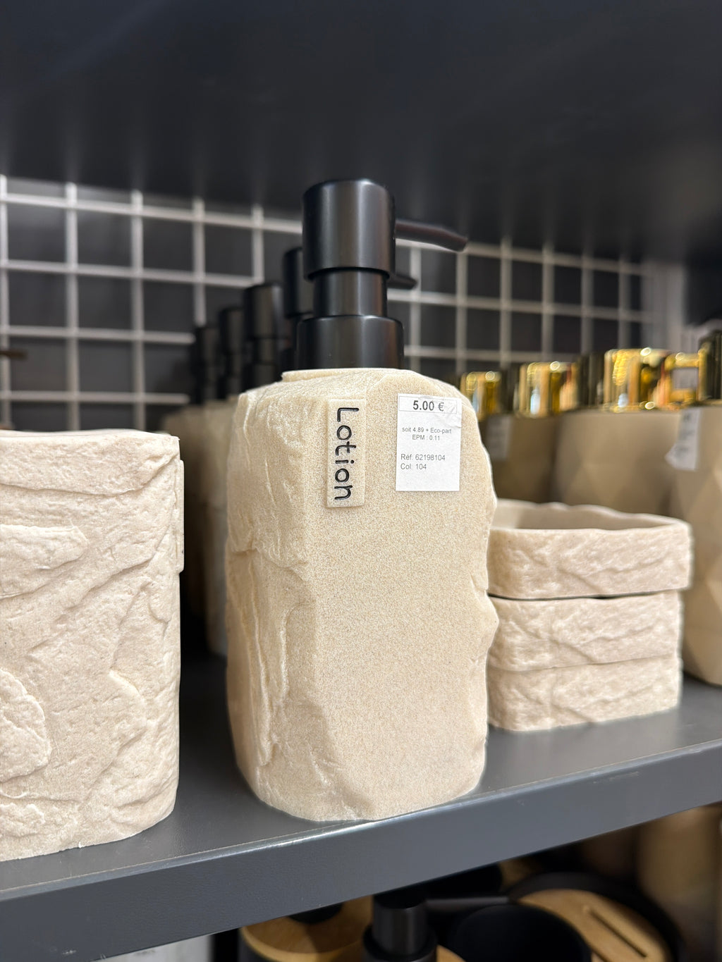 Distributeur de savoir reliefs pierre Beige