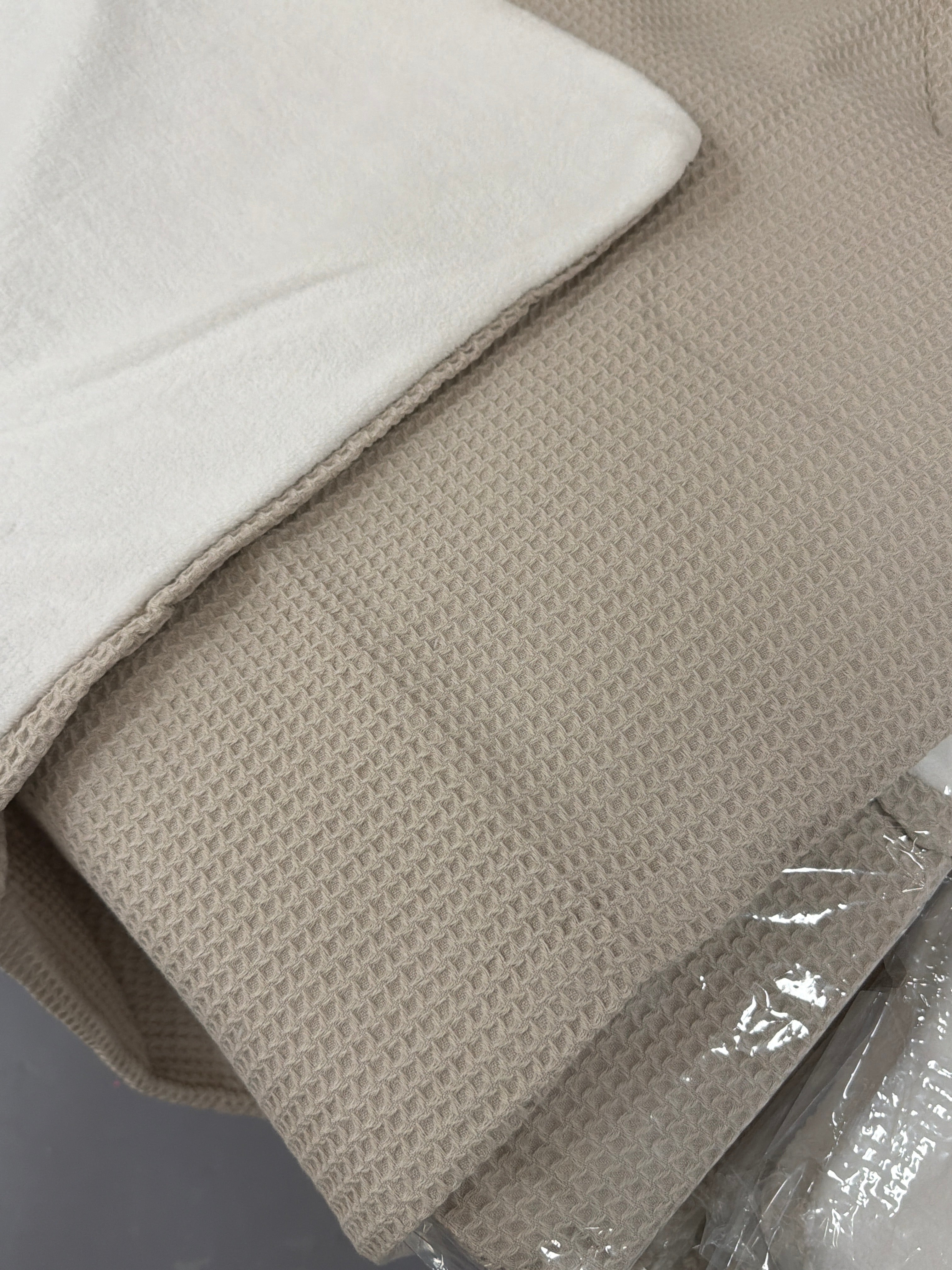 Couverture bébé 90x90cm nid d’abeille