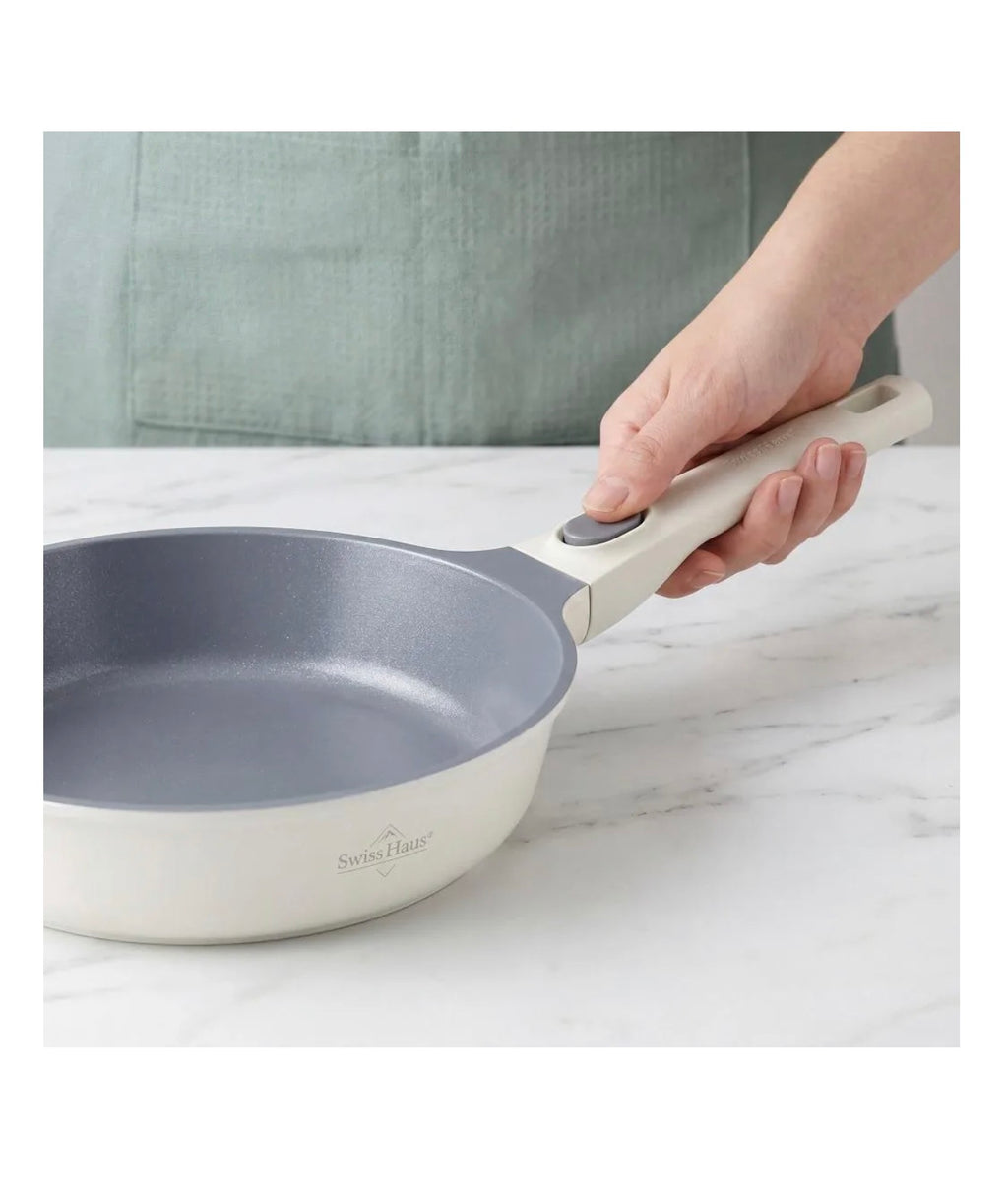 Batterie de cuisine - 19 pièces, avec revêtement céramique SAPPHIRE - crème
