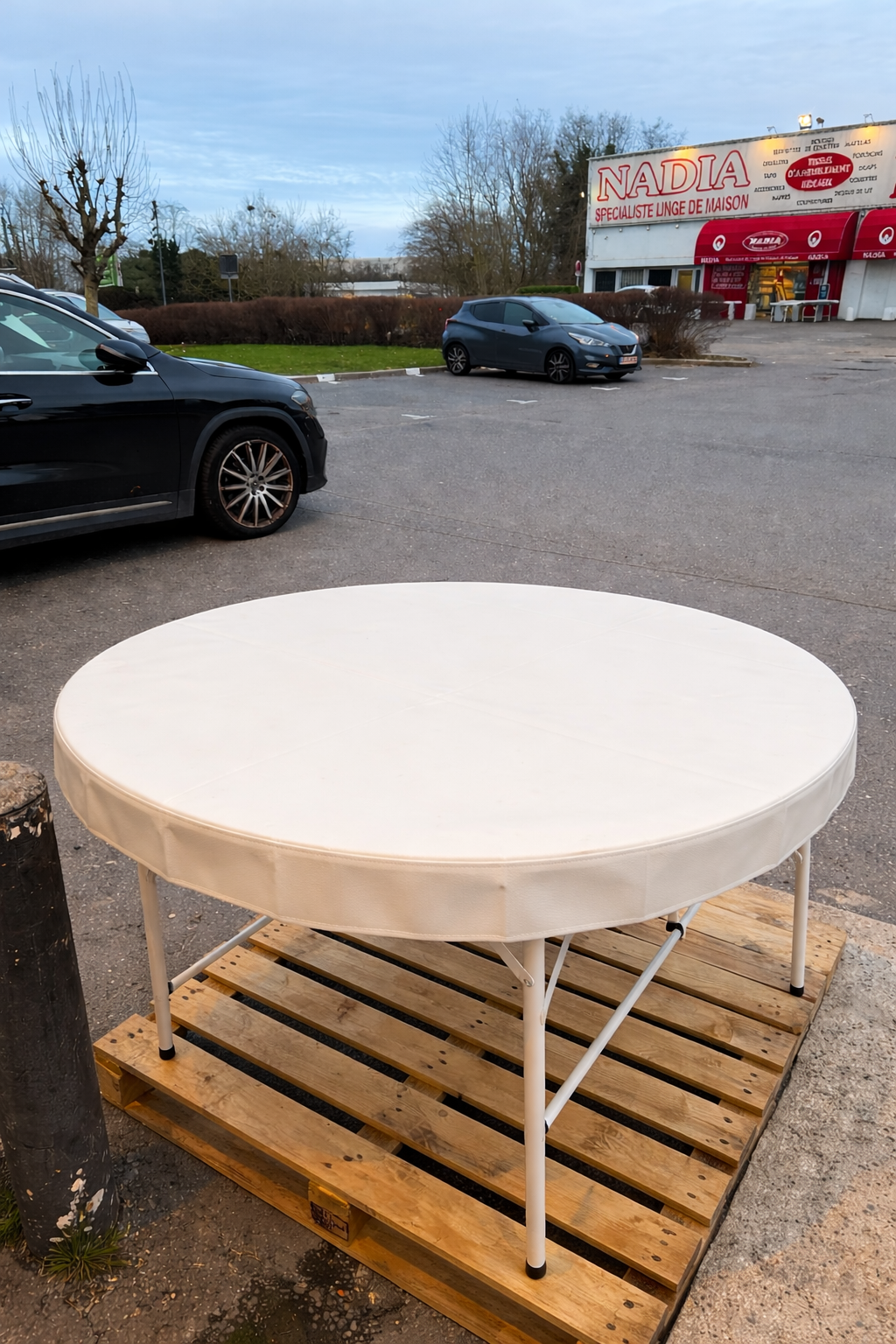 Nappe en skaï table ronde 1m20