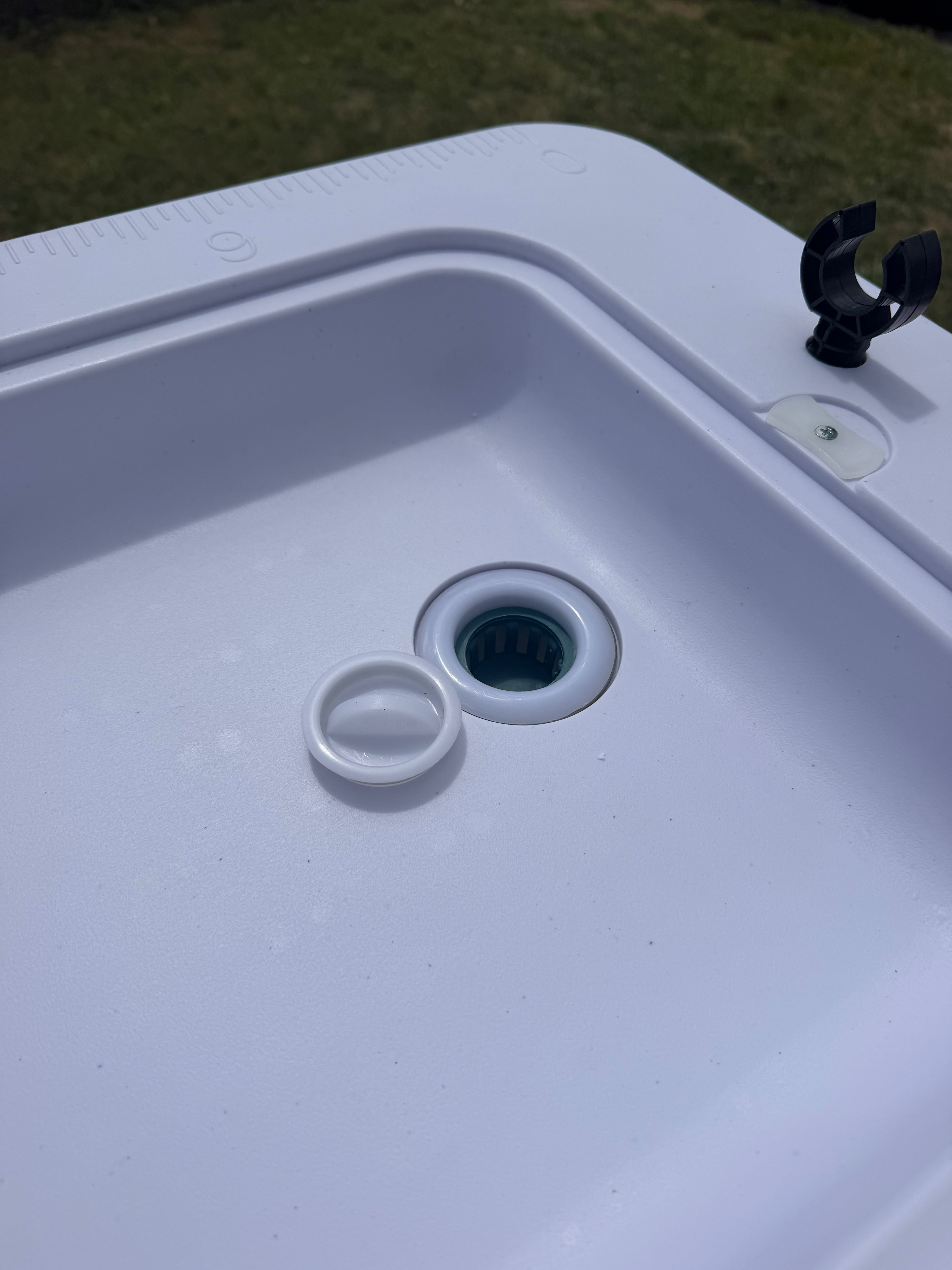 Table de camping pliante avec 2 éviers – Robinet rotatif 360° – Robinet en acier inoxydable – Dimensions 101,5 x 65,5 x 107,5 cm  ⚠️⚠️ à commander seul et en livraison à domicile ⚠️⚠️
