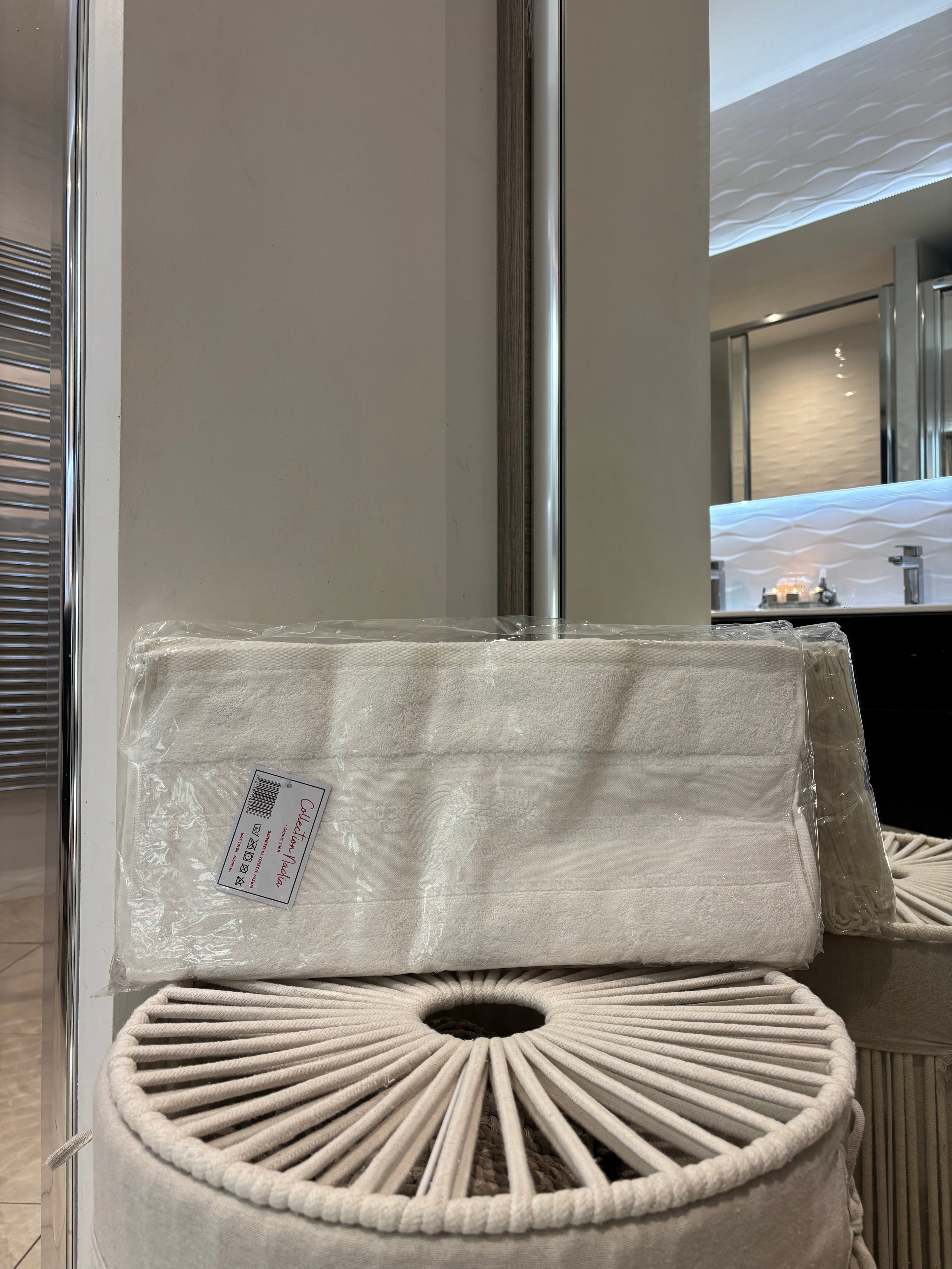 Ensemble complet de 26 pièces - 6 serviettes de toilette + 20 gants - coton 100%