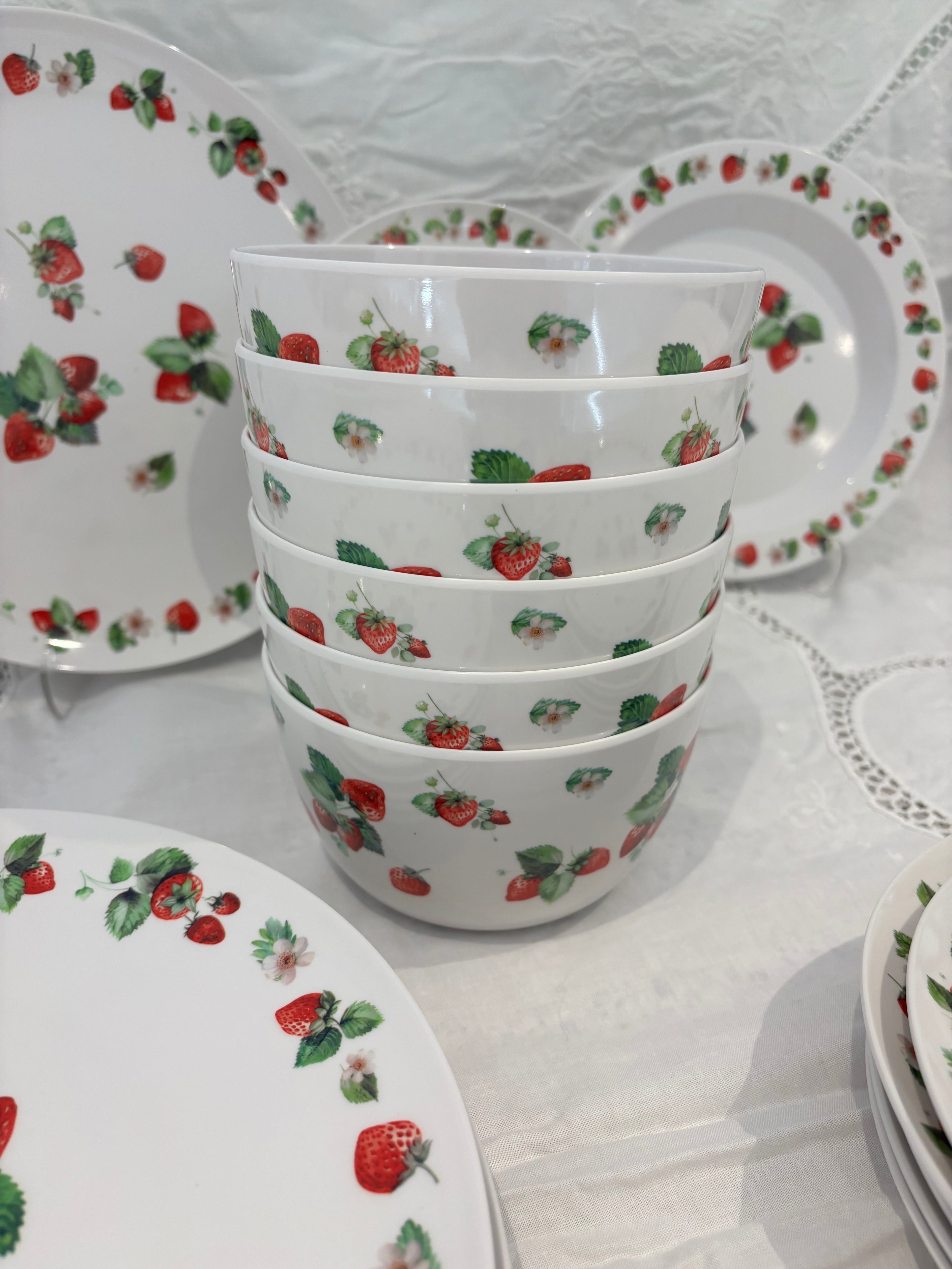 Service de Vaisselle Fraise 24 Pièces en Mélamine