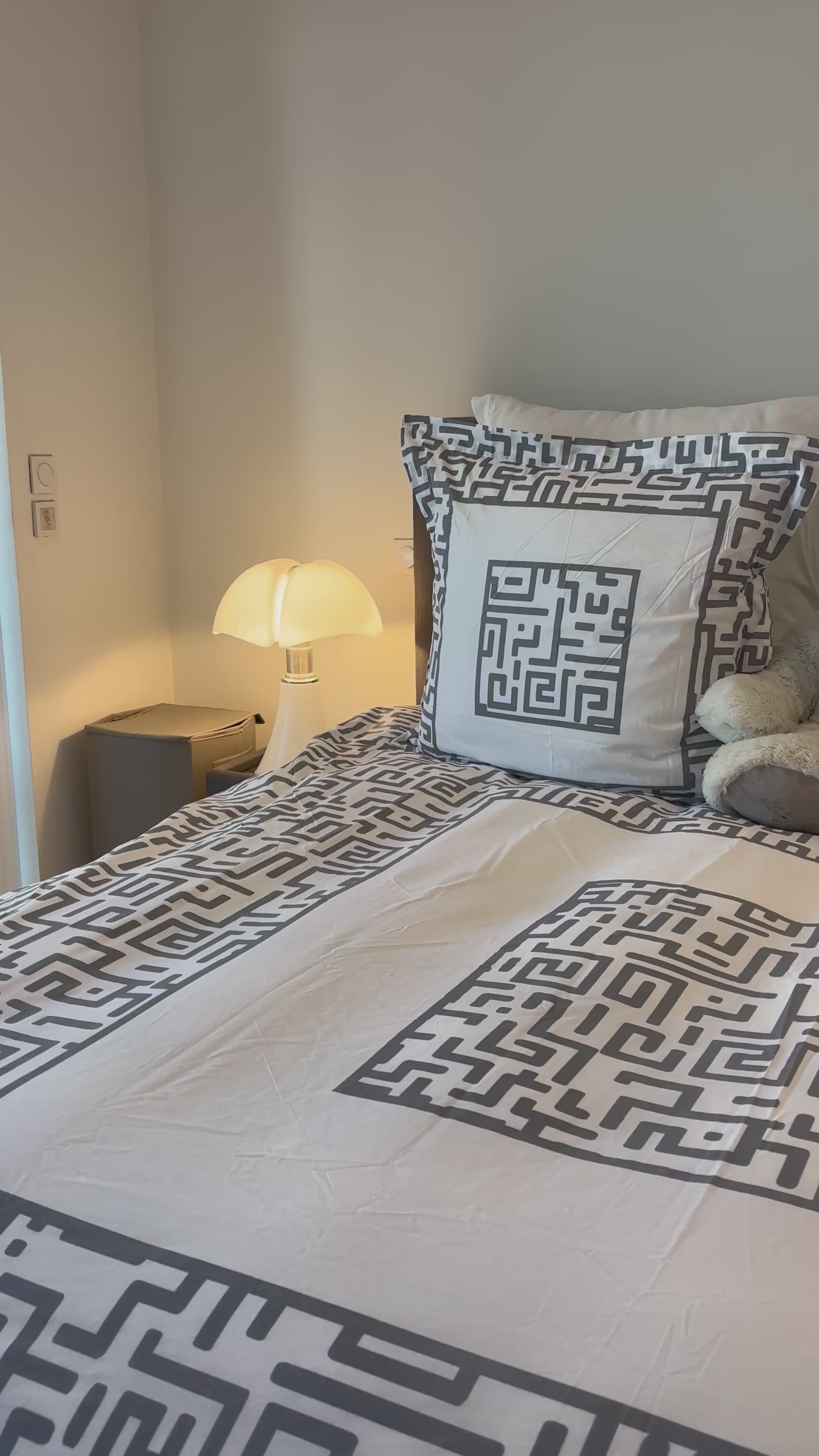 Housse de couette 200x200 motif graphique gris 100% Coton