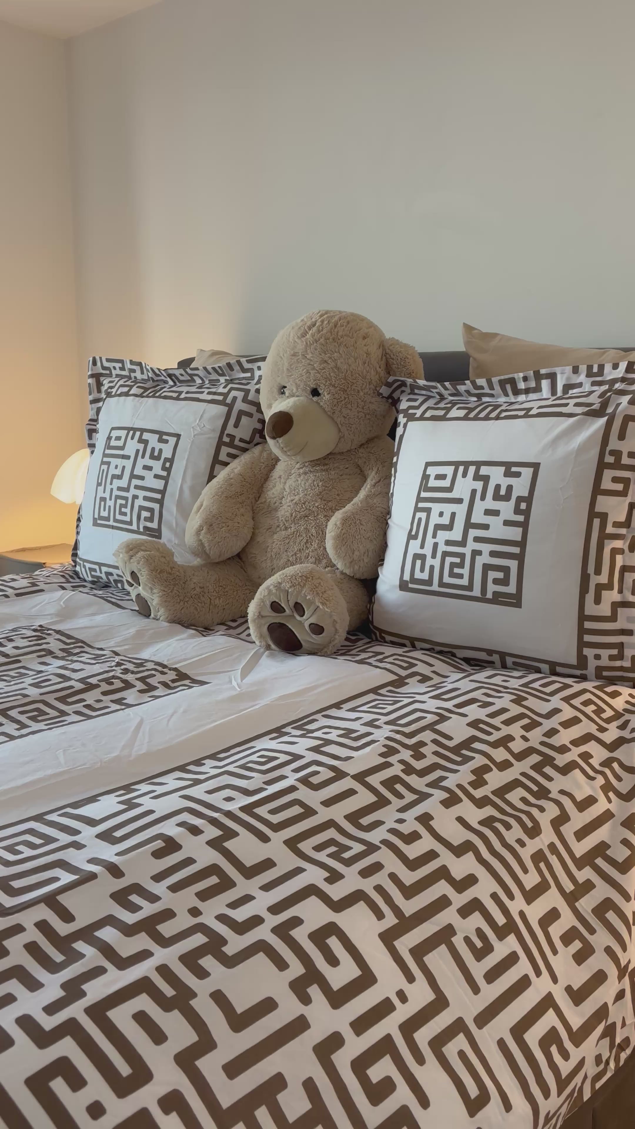 Housse de couette 200x200 motif graphique marron 100% Coton