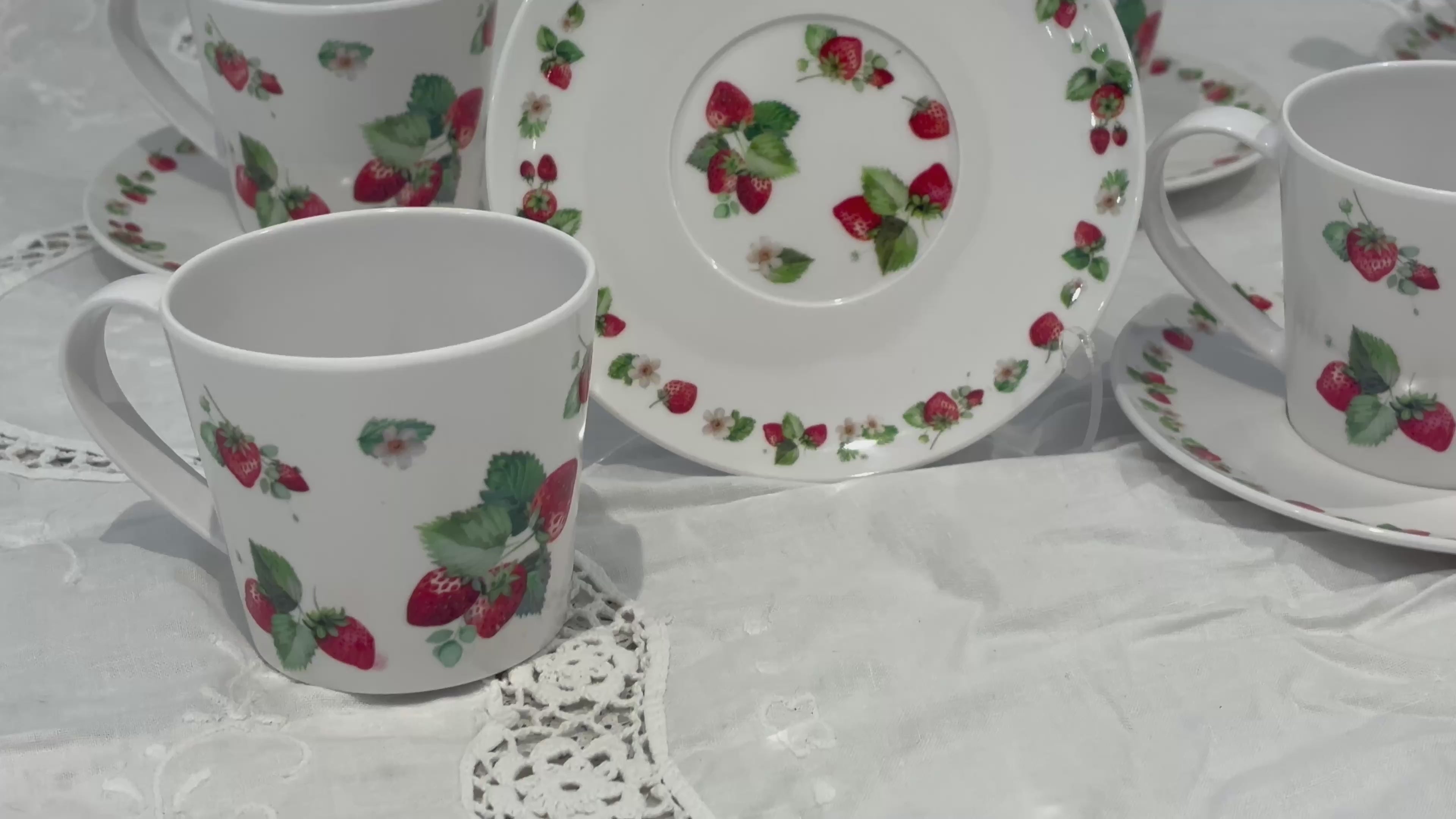 Service à Café Fraise 12 Pièces en Mélamine – 6 Tasses & 6 Soucoupes