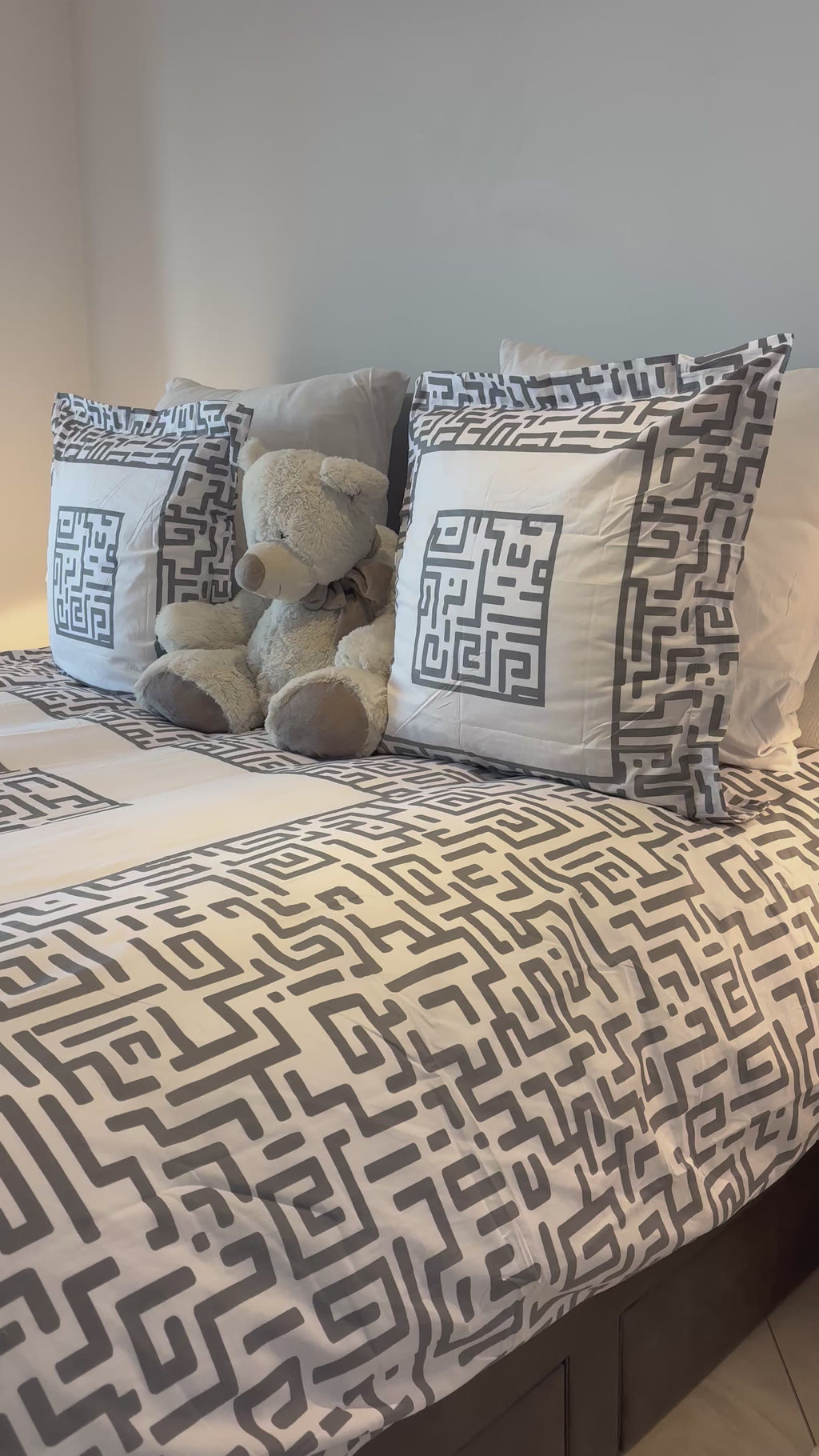 Housse de couette 200x200 motif graphique gris 100% Coton
