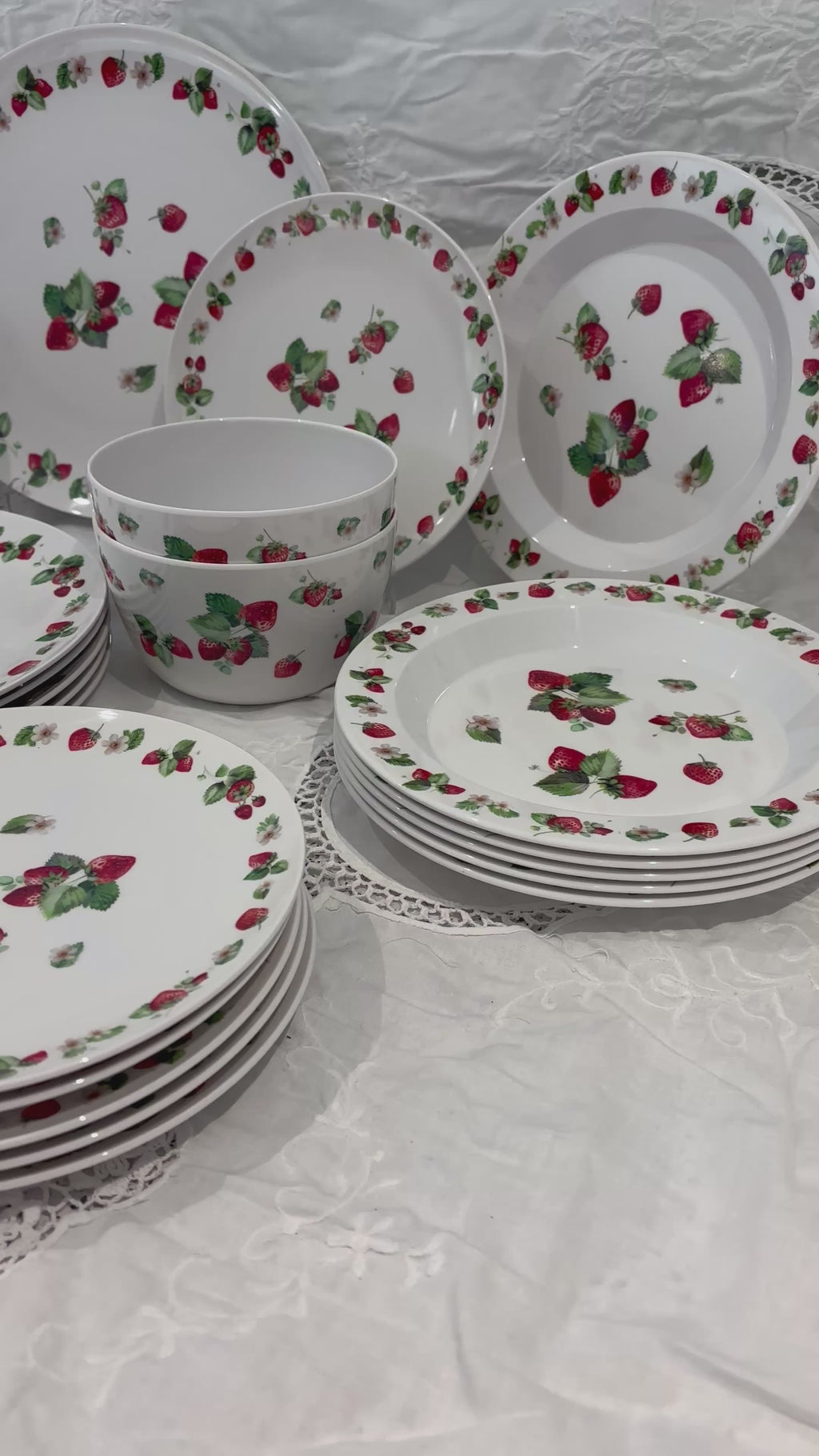 Service de Vaisselle Fraise 24 Pièces en Mélamine